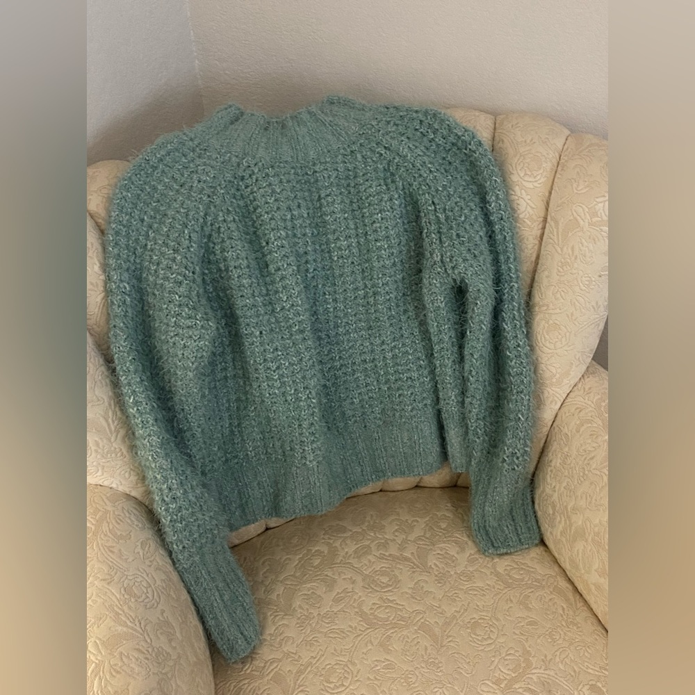 Green SO sweater